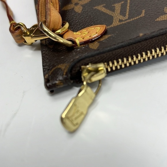 Louis Vuitton Monogram Beige Neverfull MM Zip Pouch Wristlet - Picture 7 of 16